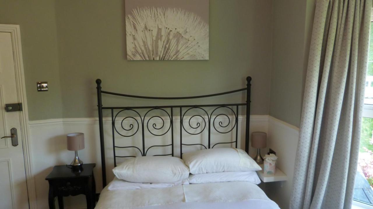 Twin Oaks Guest House Cadnam Экстерьер фото