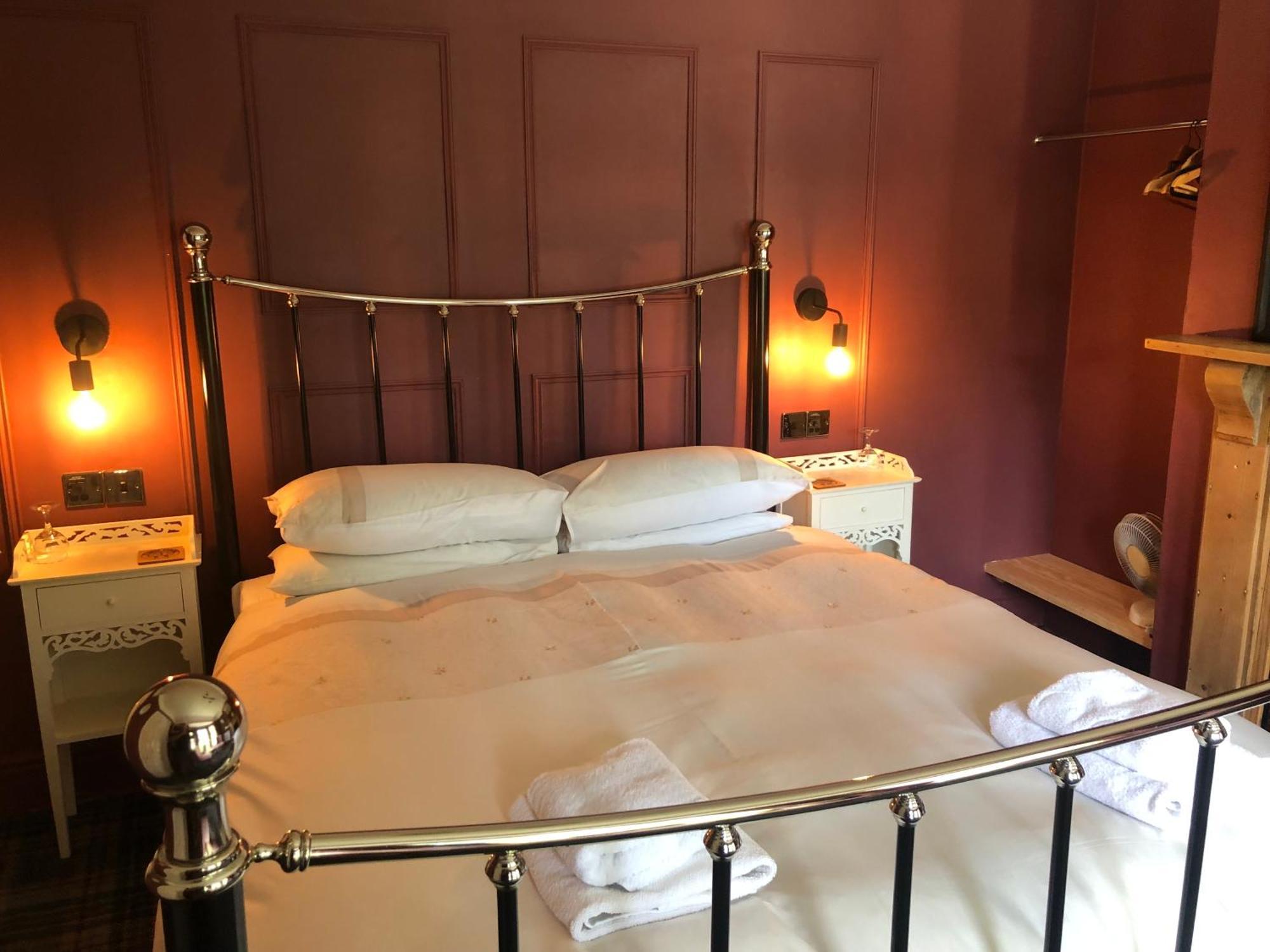 Twin Oaks Guest House Cadnam Экстерьер фото